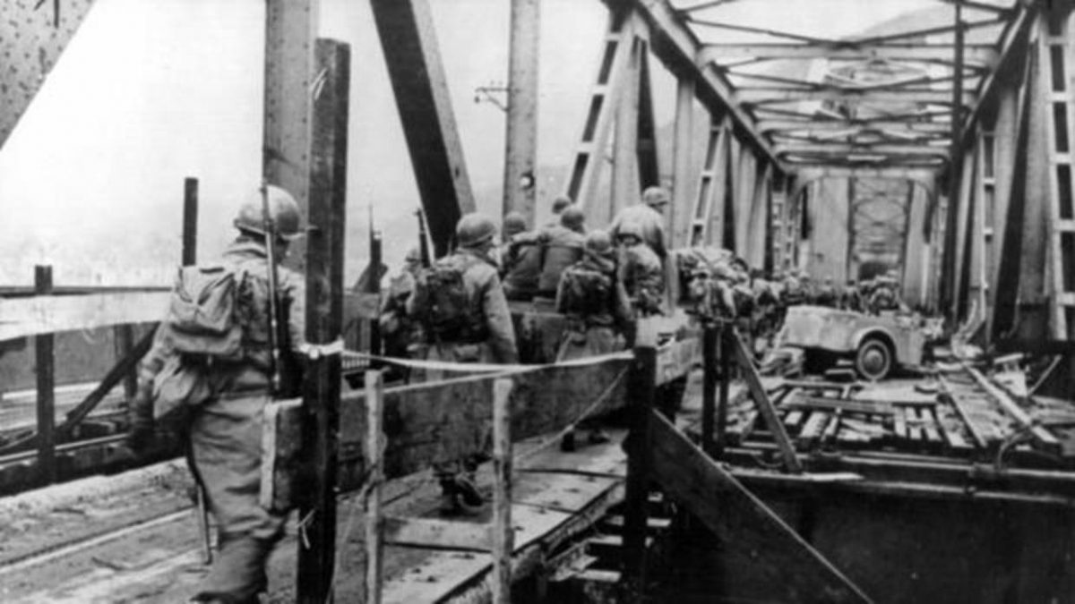 El café de la historia - El puente de Remagen